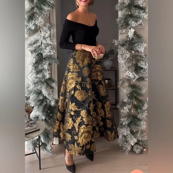 Gold metallic floral jacquard maxi skirt. Evening. Formal. A-silhouette, Lined 6 - Picture 12 of 12